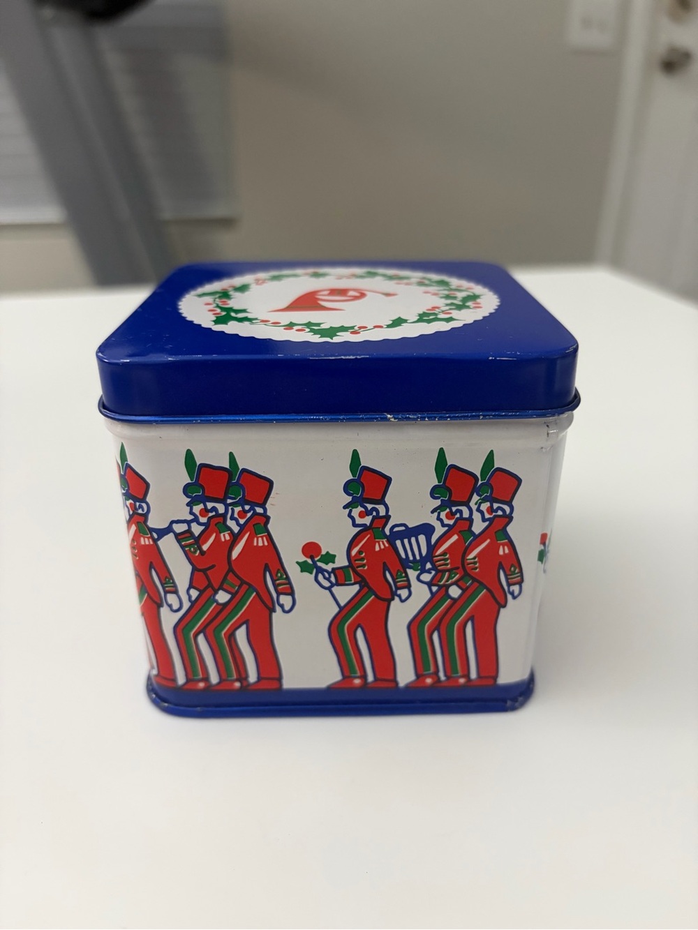 Vintage 1985 Interpur Holiday Christmas Twelve Drummers Tin w/ Paper Coasters - Picture 5 of 8